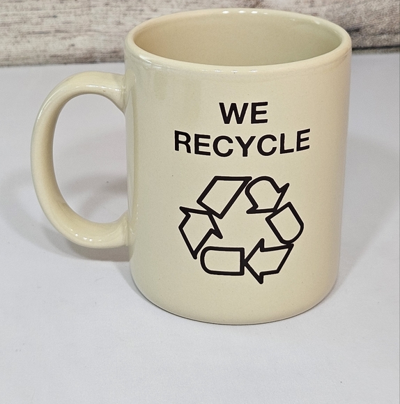 B&W Recycling ♻️ Centee mug - Picture 3 of 4